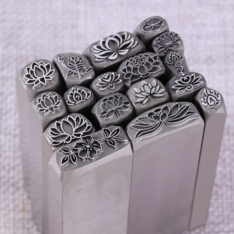 Sellos de Metal con diseño de  - Leatherwork Flowers reseña y precio